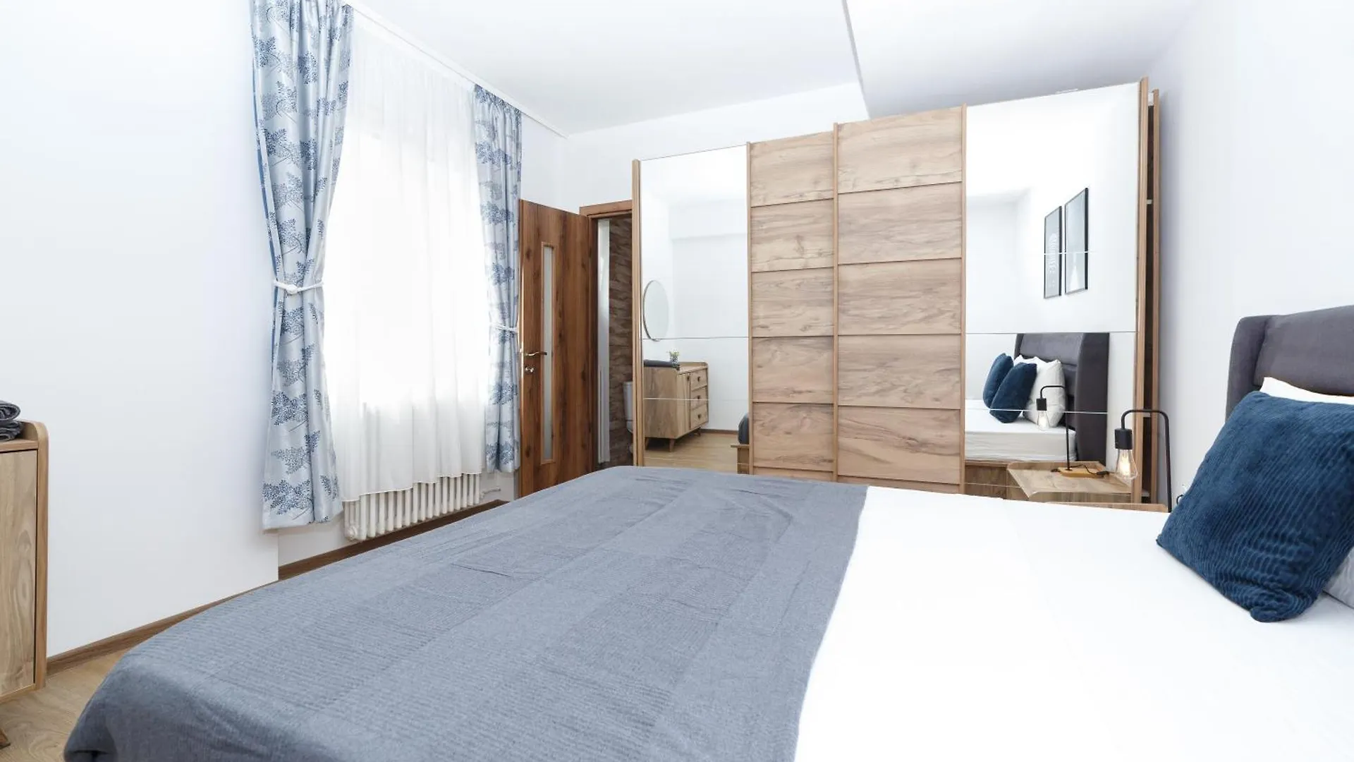 Rooftop Apartment Street Doamnei 布加勒斯特
