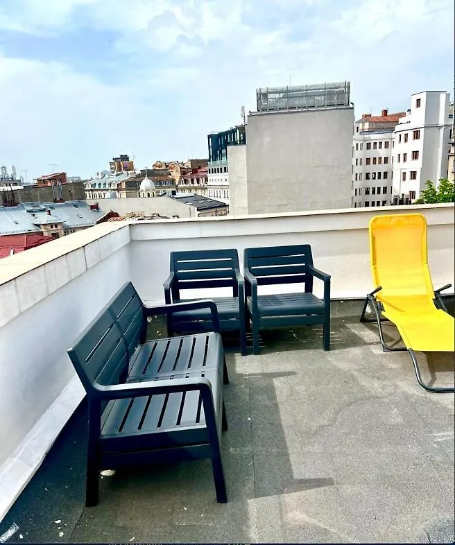 Rooftop Apartment Street Doamnei 布加勒斯特